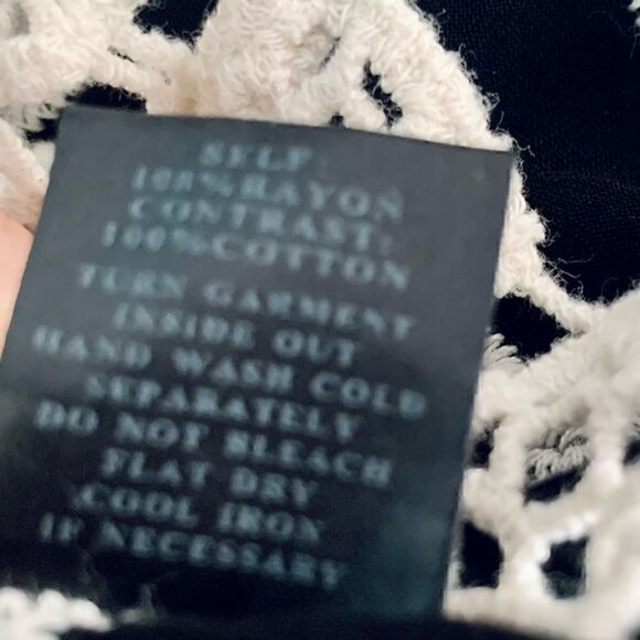 LAPIS Black & Cream Floral Lace Crochet Boho Blouse Size Small - Picture 12 of 14